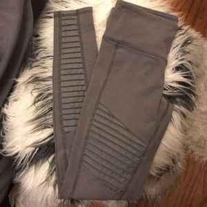 Infamous Alo Yoga Moto Legging seen on celebs